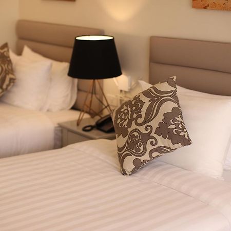 Via Appia Tagaytay Hotel Tagaytay City Buitenkant foto