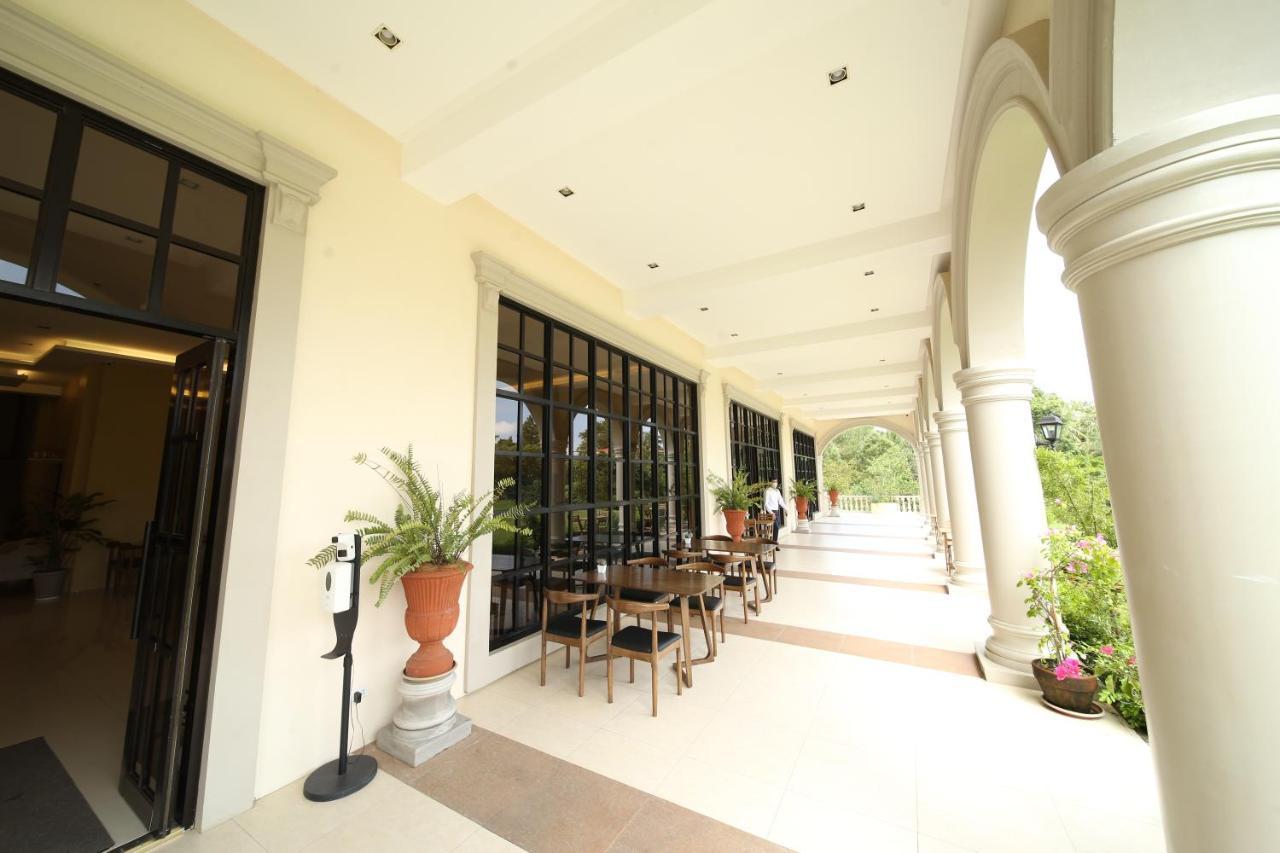 Via Appia Tagaytay Hotel Tagaytay City Buitenkant foto