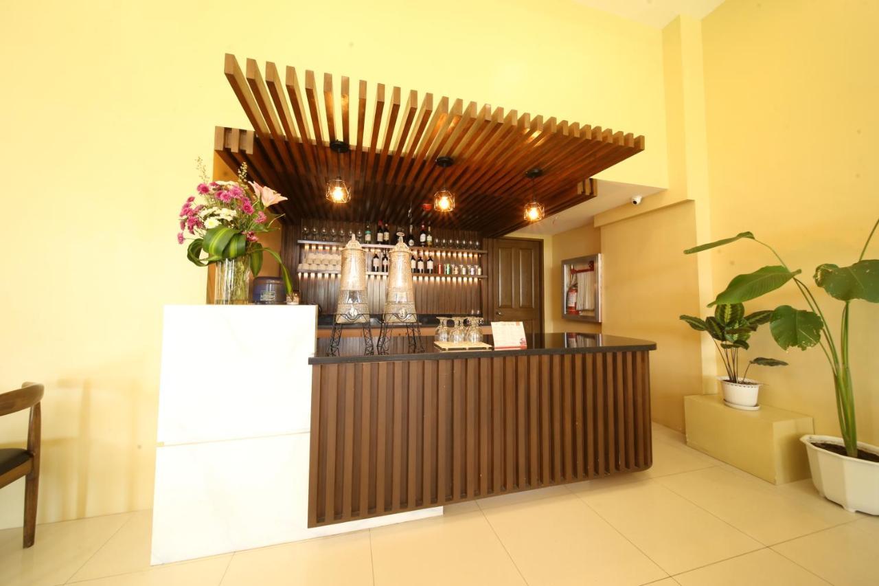 Via Appia Tagaytay Hotel Tagaytay City Buitenkant foto